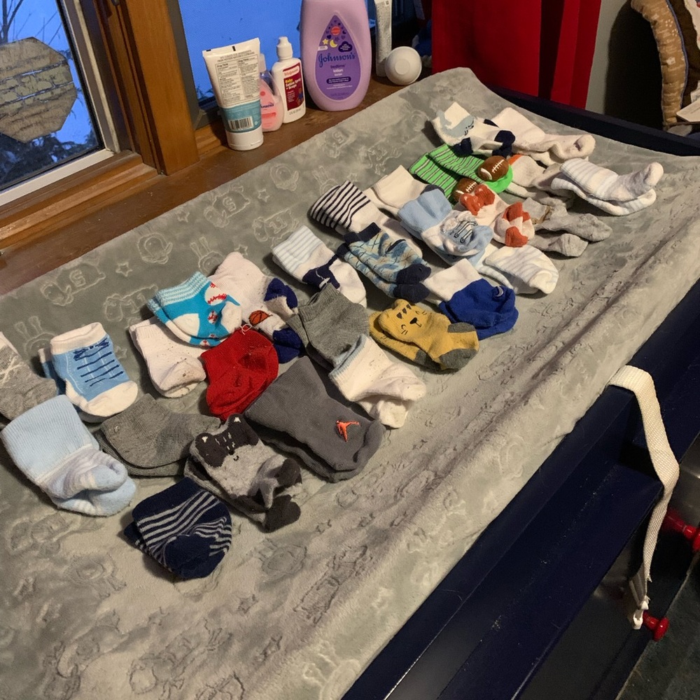 Lots of 28 pairs of baby socks 0-6 Months Various Colors